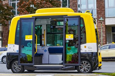 AI IN RETAIL: INTELLIGENT EXPERIENCES
